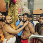 குலசேகரன்பட்டினம்  ஸ்ரீமுத்தாரம்மன் திருக்கோயில் பக்தர்கள் மாலை அணிந்து விரதம் தொடங்கினர்